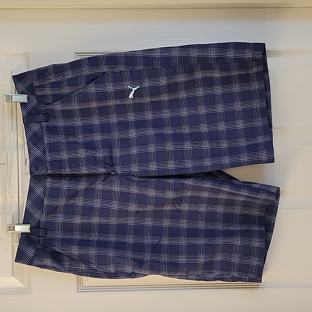 Men's golf short, plaid